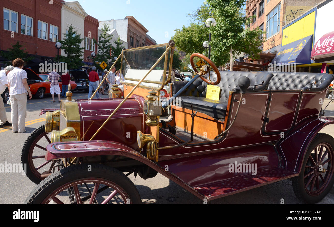 1912 Ford Modelo T en la Escultura rodante car show, el 13 de julio de 2012 en Ann Arbor, Michigan Foto de stock