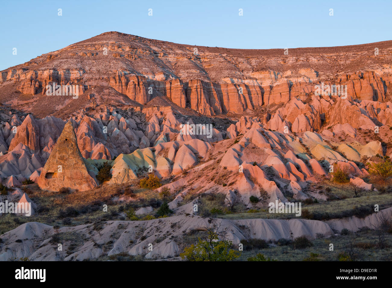 Formaciones rocosas multicolores de Capadocia Foto de stock