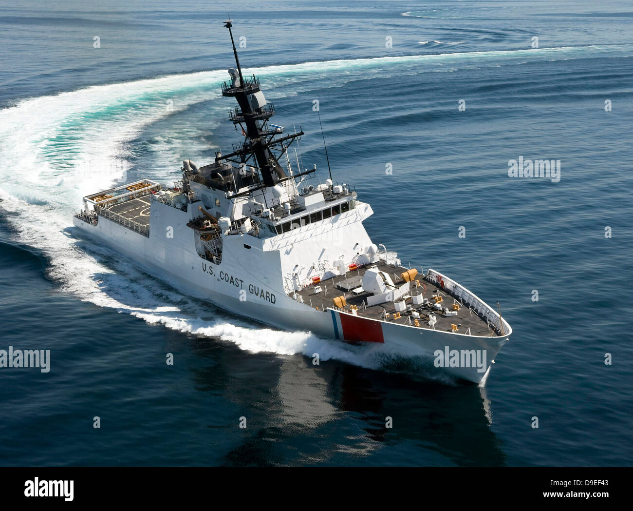 La Guardia Costera estadounidense Waesche cortador en el navega por el Golfo de México. Foto de stock