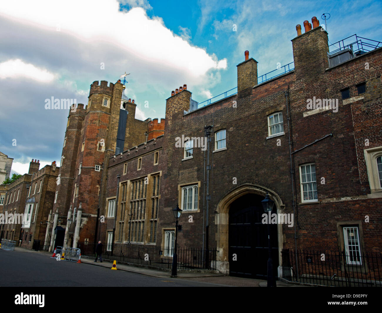 St James's Palace uno de los palacios más antiguos de Londres,Pall Mall,norte de St James's Park, la ciudad de Westminster, Londres, Inglaterra, Reino Unido. Foto de stock