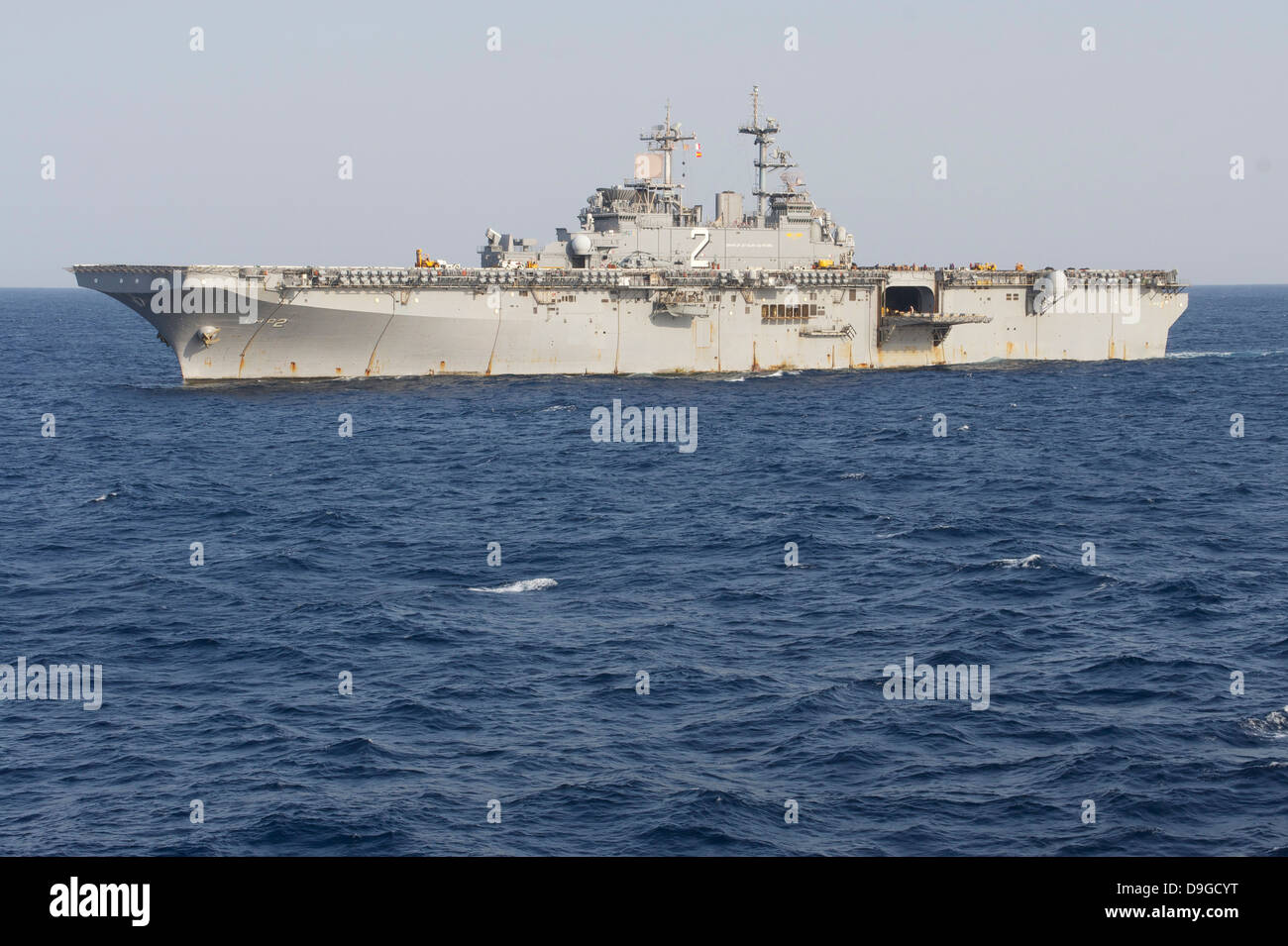 El buque de asalto anfibio USS Essex. Foto de stock
