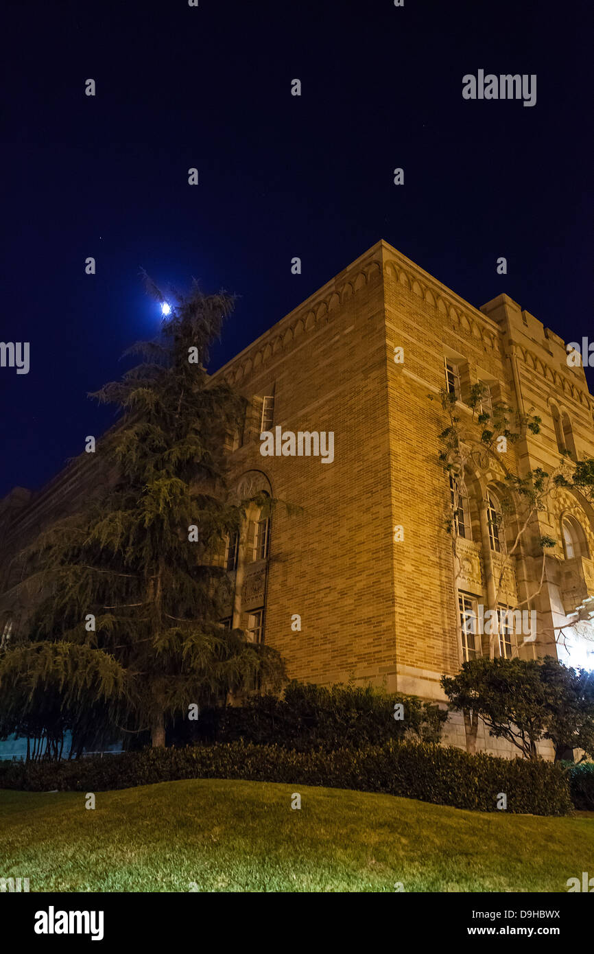 El edificio de humanidades en la universidad de UCLA en Los Angeles California Foto de stock