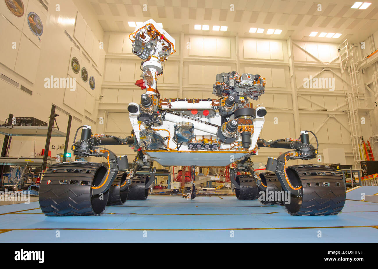El Laboratorio de Ciencia de Marte rover, curiosidad, durante las pruebas de movilidad. Foto de stock
