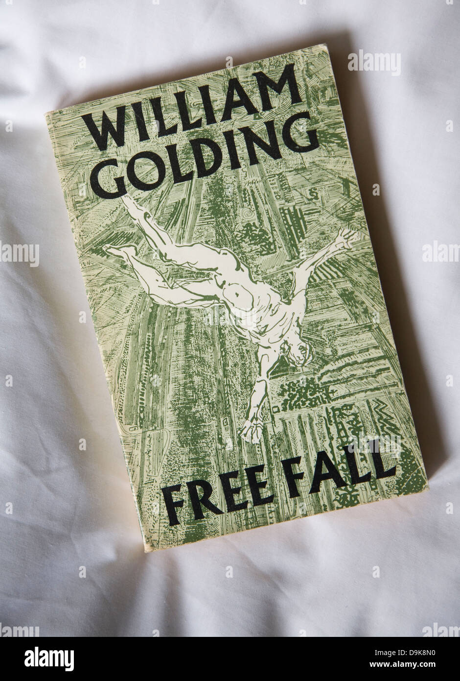 William Golding Caída Libre Faber edition portada del libro dibujo por Anthony Goss Foto de stock