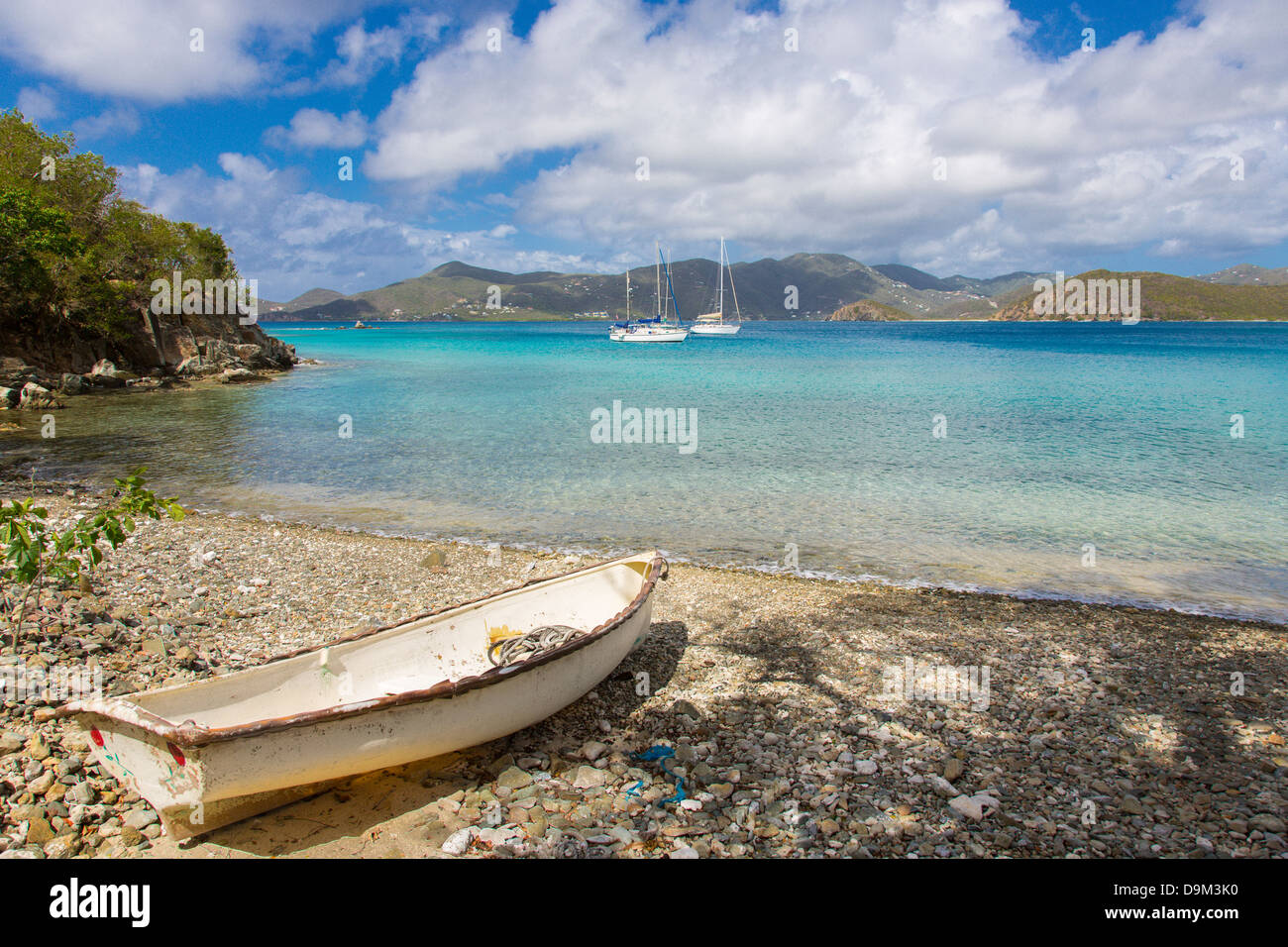 Haulover Bay en la isla caribeña de St John en las Islas Vírgenes de EE.UU. Foto de stock