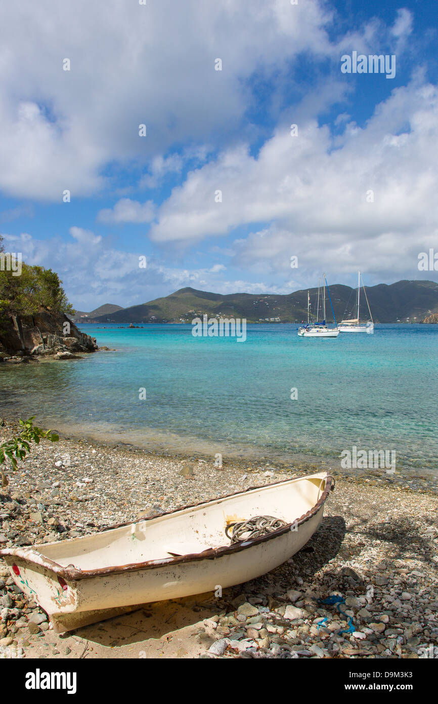 Haulover Bay en la isla caribeña de St John en las Islas Vírgenes de EE.UU. Foto de stock