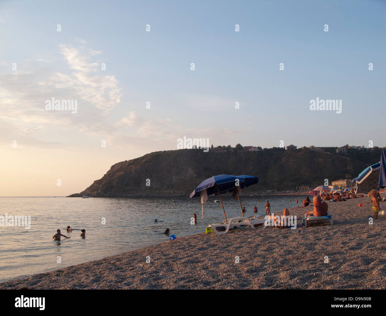 Playa de Milazzo, Sicilia, Italia Foto de stock