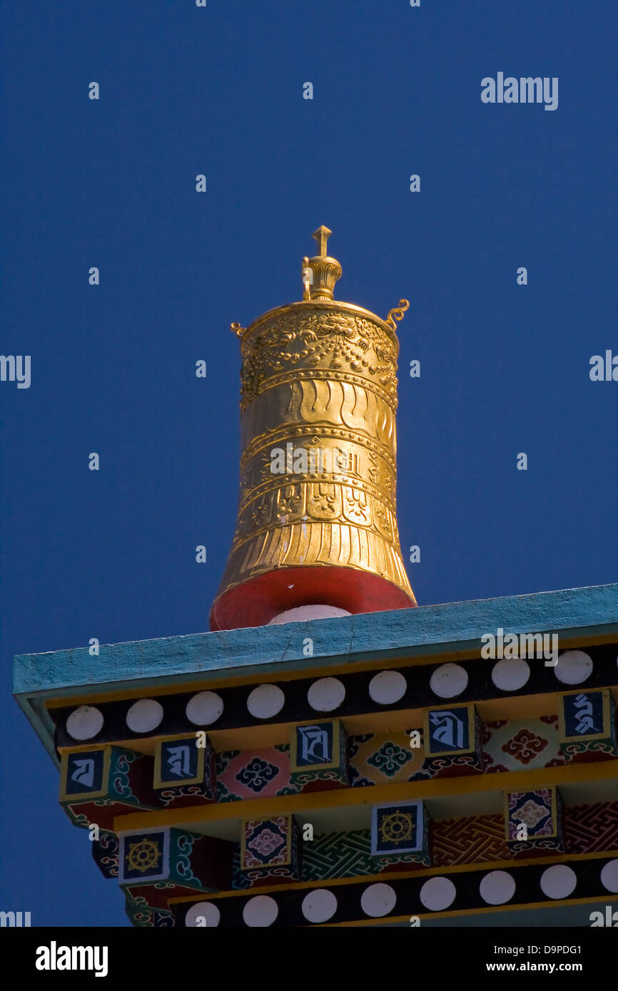 Asia, India, Karnataka, en Bylakuppe, Templo de Oro,molino de oración Foto de stock