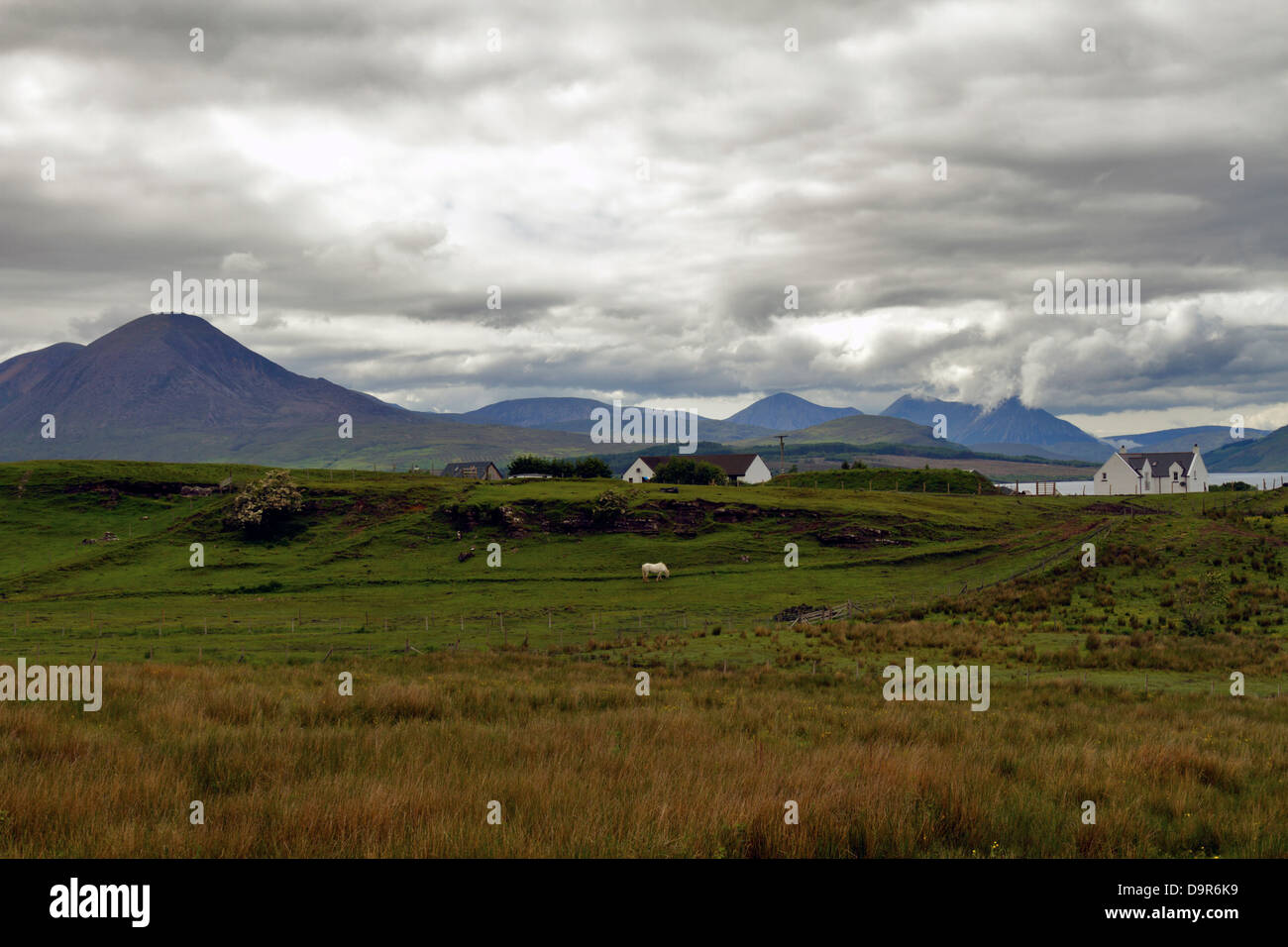 La isla de Skye, Escocia, en Broadford - hacia la isla de Scalpay Foto de stock