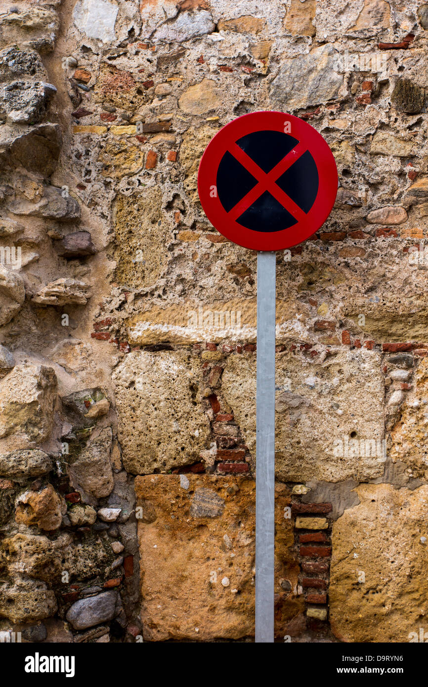 Español Calle signo sin aparcamiento en el casco antiguo de Marbella españa  Fotografía de stock - Alamy