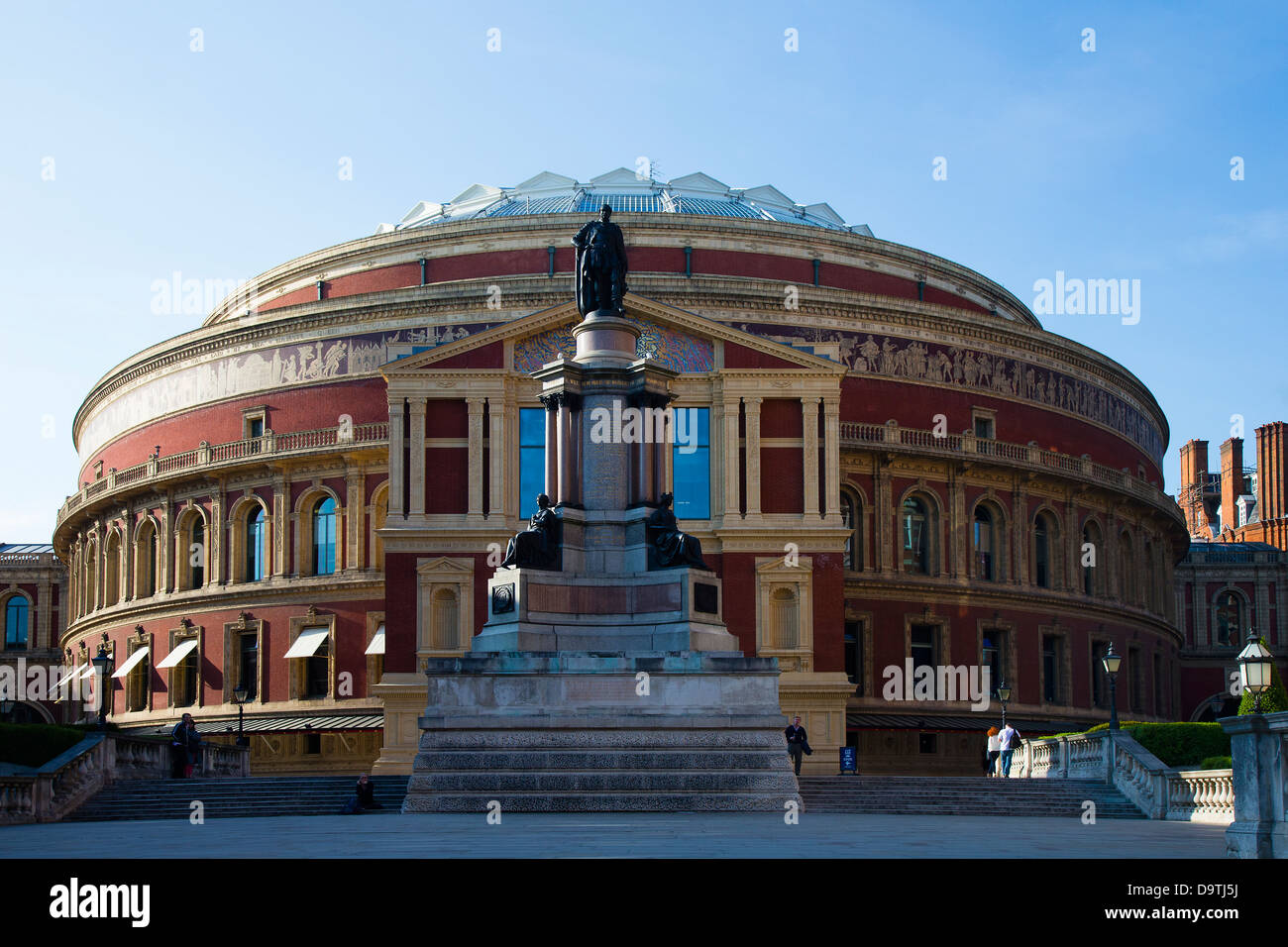 Al lado sur del Royal Albert Hall, el Concert Hall, Kensington, Londres, Reino Unido. Foto de stock