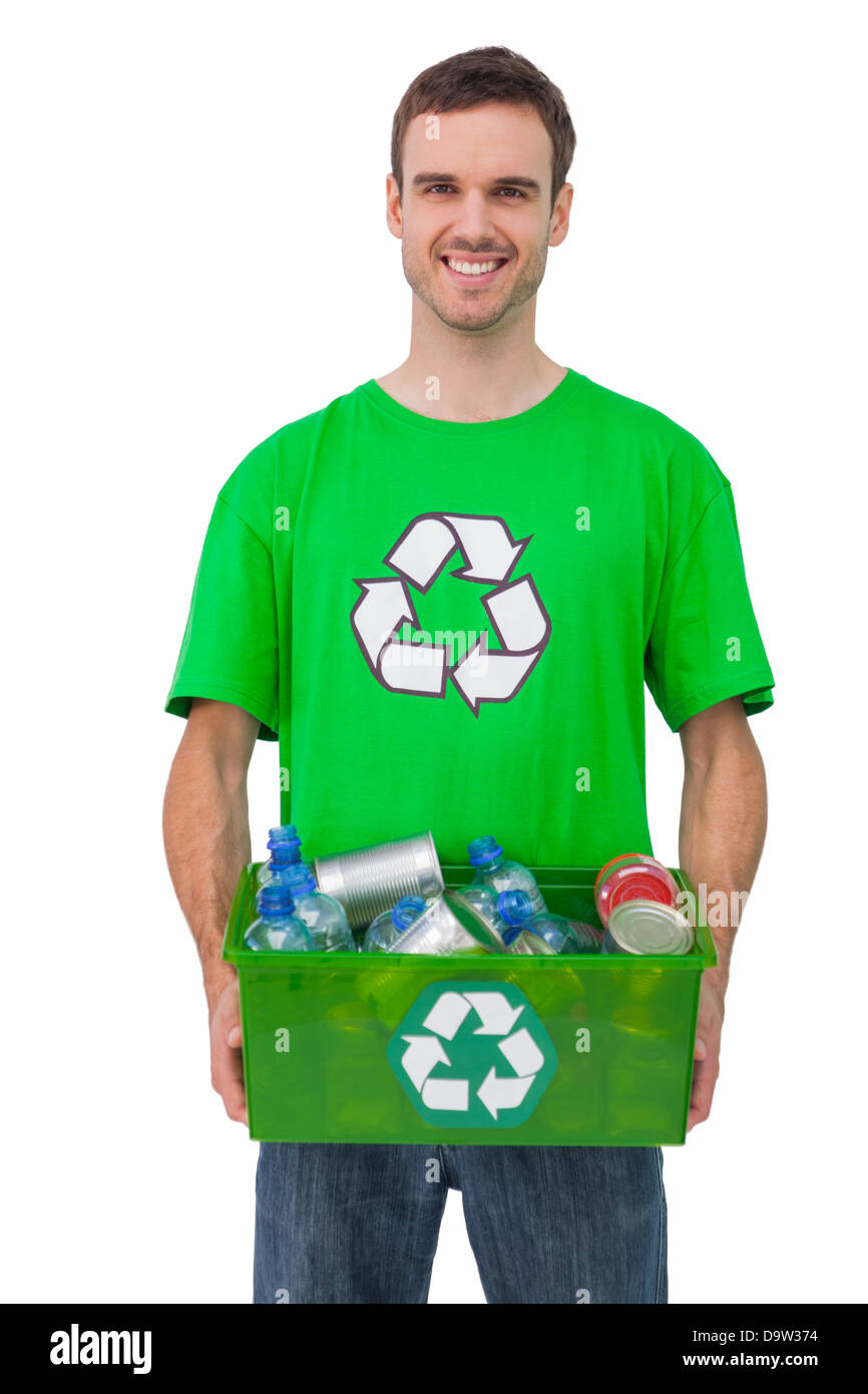 Hombre sujetando cuadro atractivo de reciclables Foto de stock