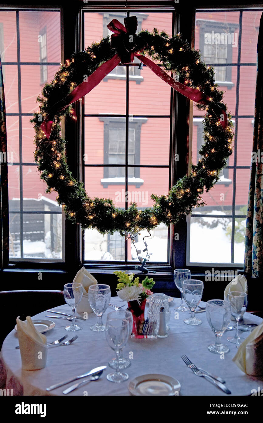 Cena de Navidad en Concord's Colonial Inn, Ma., Nueva Inglaterra, EE.UU., la tabla que John F. y Jackie Kennedy cenamos en Foto de stock