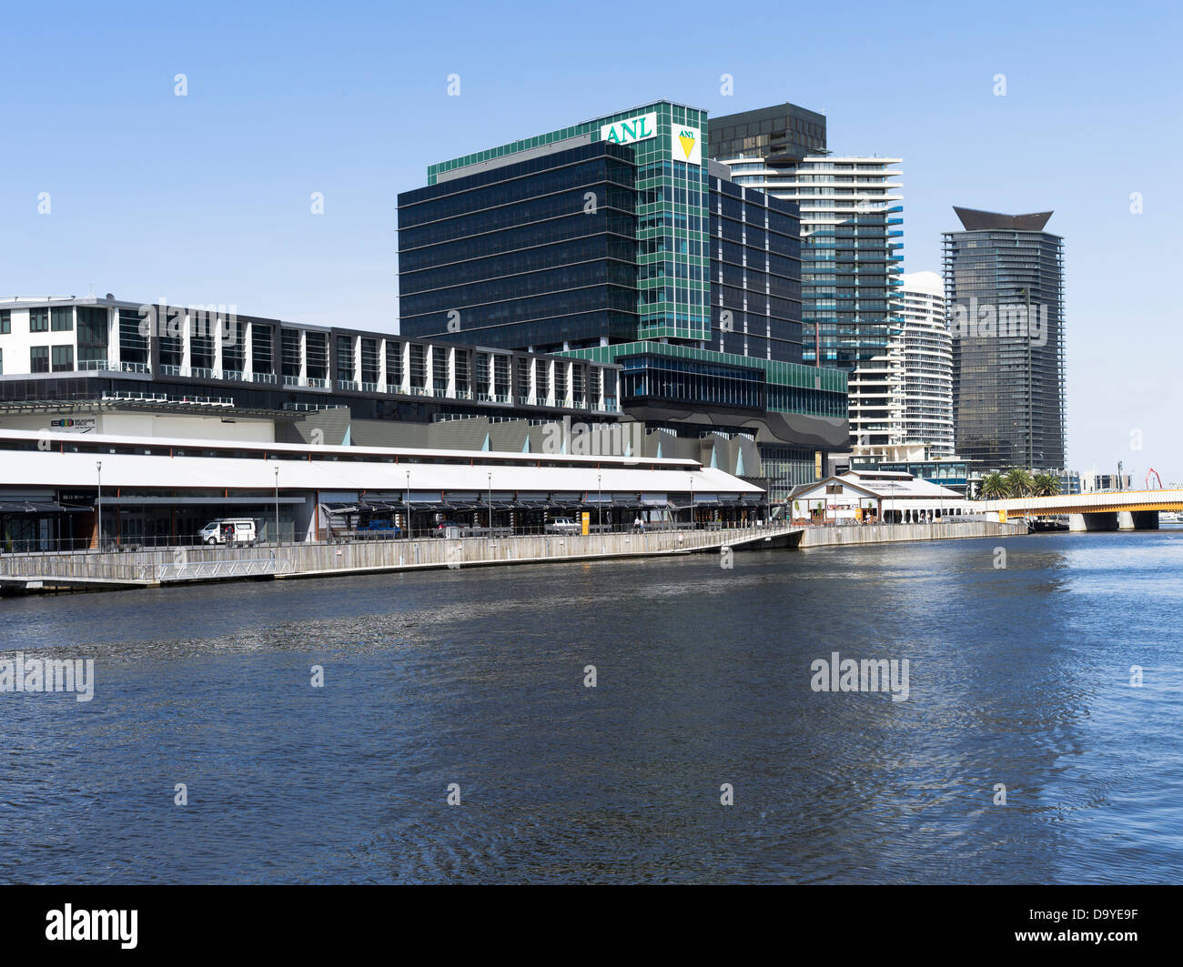 Dh Río Yarra Melbourne Australia hotel Hilton Melbourne South Wharf Foto de stock