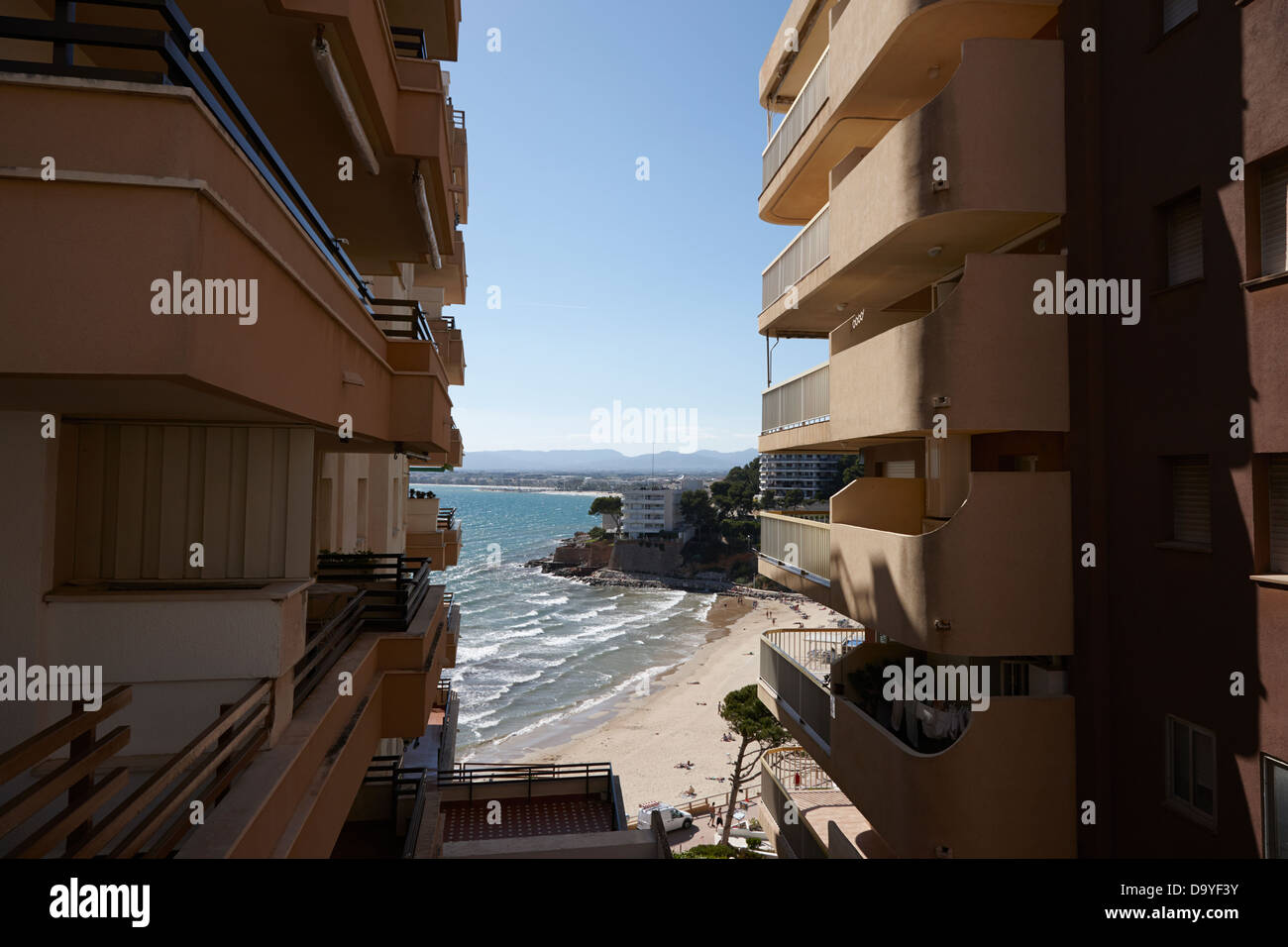 Densamente salou propiedades frente al mar en la costa dorada cataluña españa Foto de stock