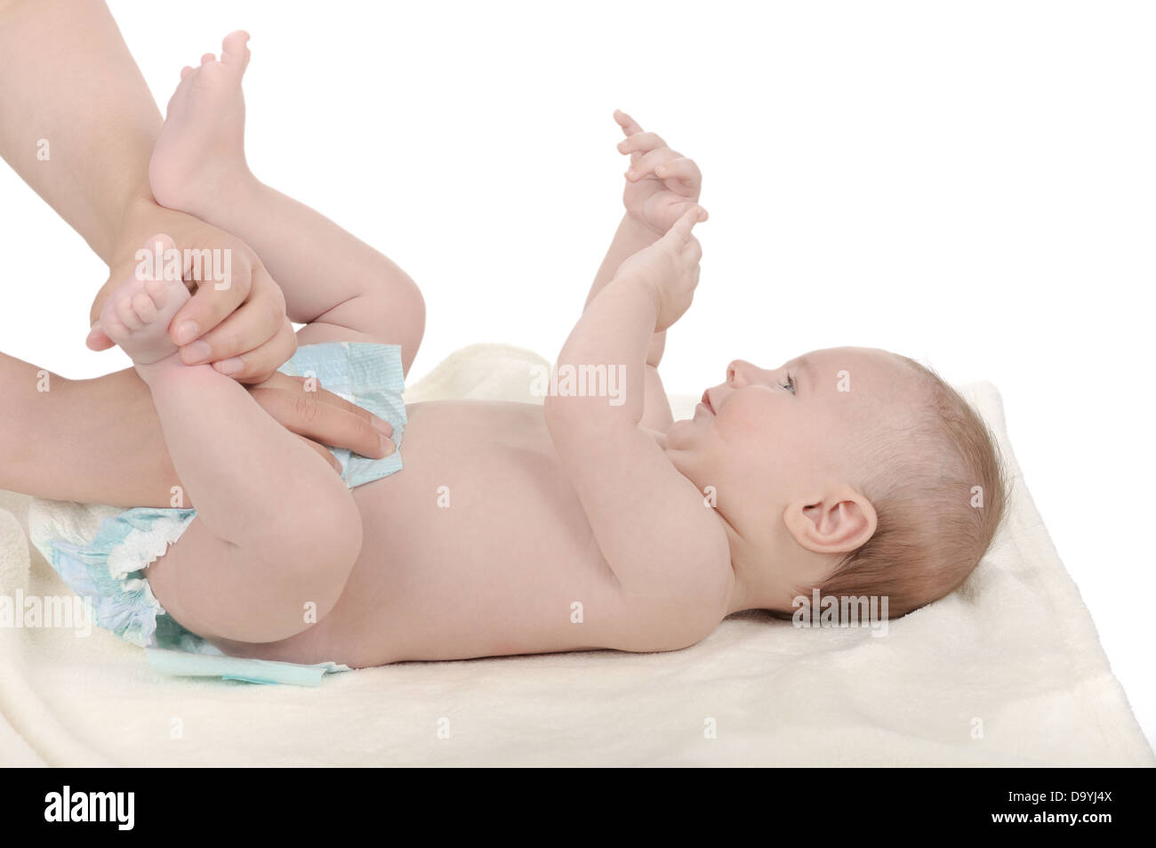 Bebé vistiendo rosa pañales reutilizables / pañal (con modelo de liberación  Fotografía de stock - Alamy