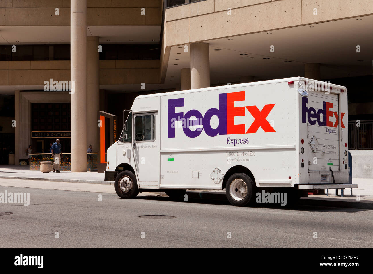 Camión de entrega de FedEx Foto de stock