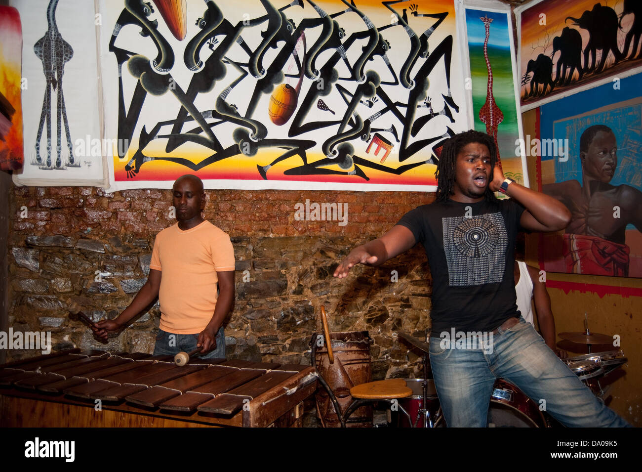 Música en vivo a Mama Africa, Long Street, Cape Town, Sudáfrica Foto de stock
