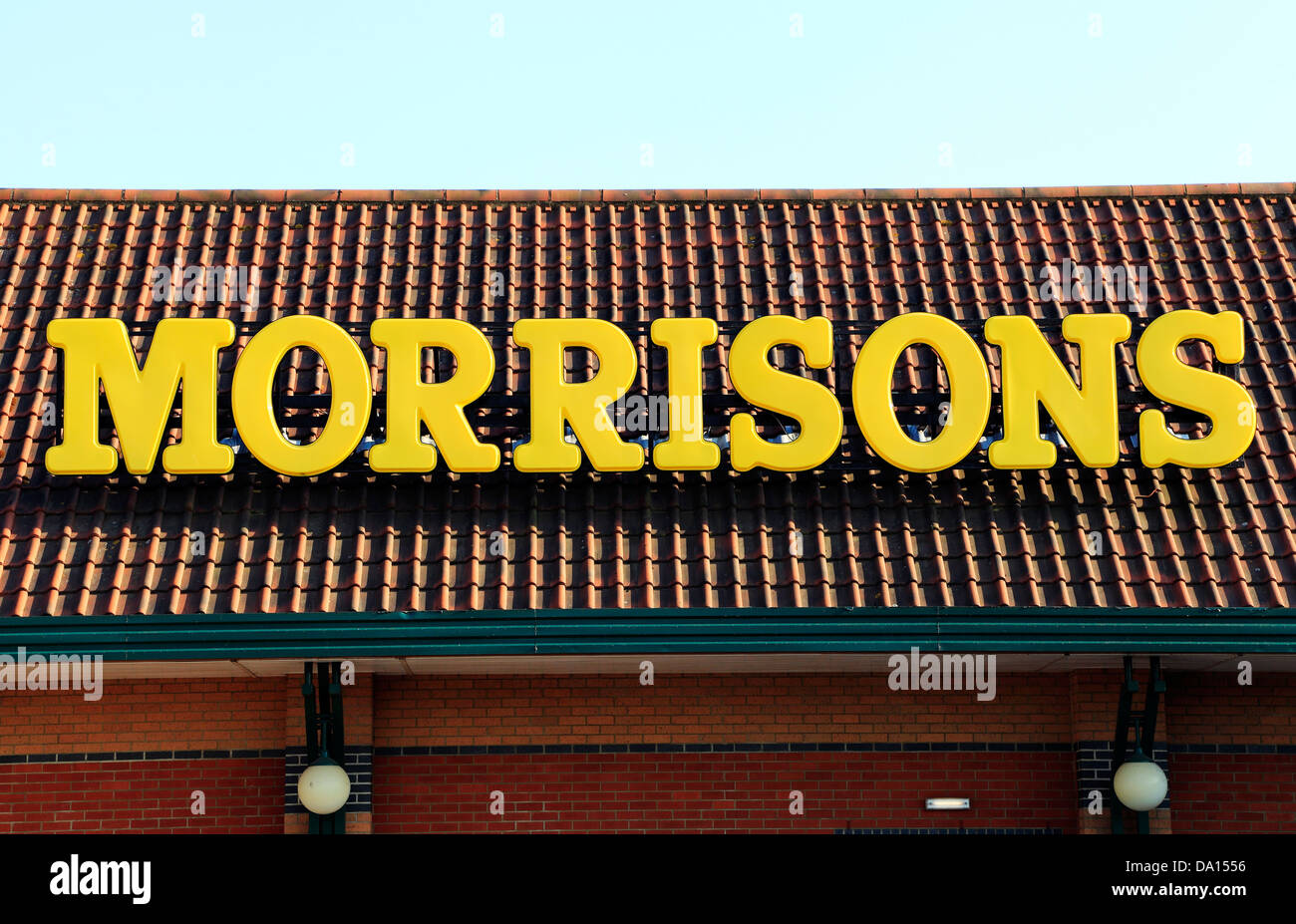 Supermercado Morrison firmar, logo, Fakenham, Norfolk Inglaterra supermercados logos Foto de stock