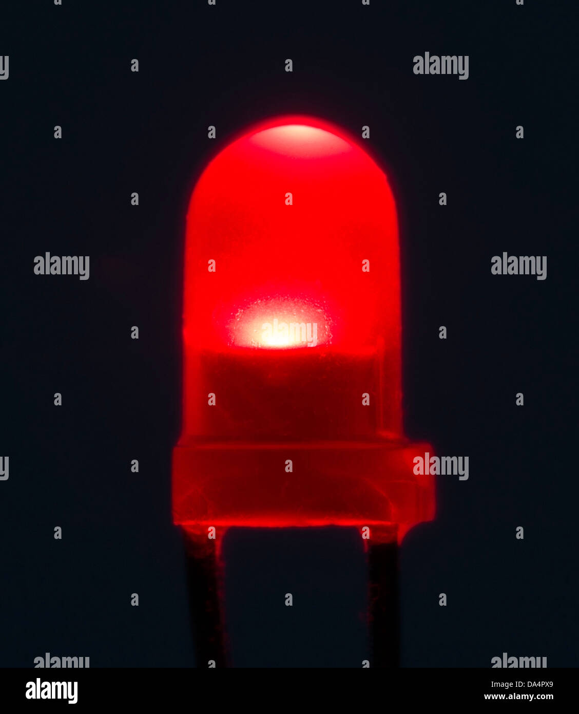 La pequeña luz roja (LED) Foto de stock