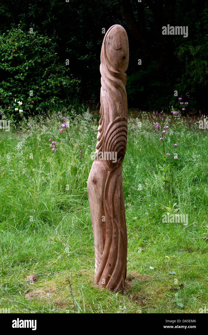 'Ombligo' por Halima Cassell (Sheeham madera procedente de Pakistán, 2009). Foto de stock