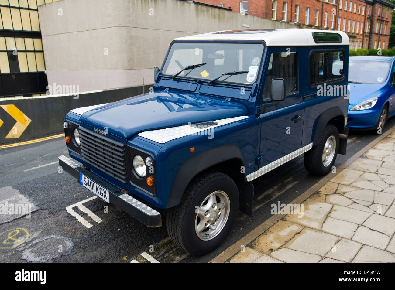 Land rover defender 90 fotografías e imágenes de alta resolución Alamy
