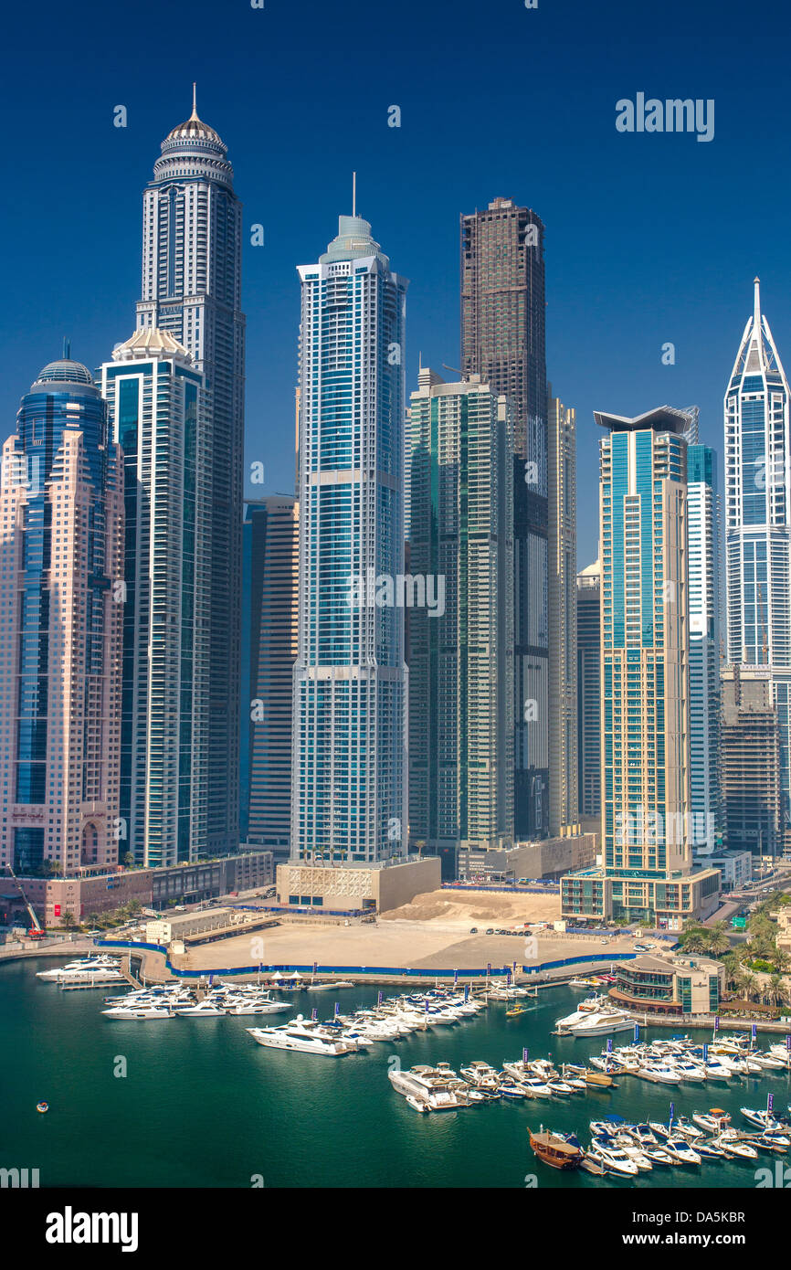 Emiratos Árabes Unidos, EAU, Dubai, Ciudad, Dubai Marina, Dubai, arquitectura, barco, barcos, edificios, futurista, Puerto Marina, Foto de stock