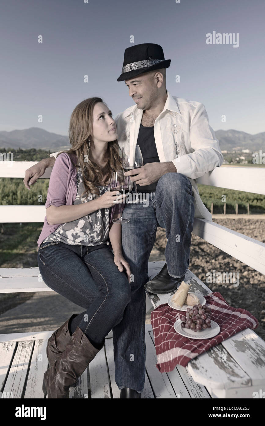 Pareja, hombre, mujer, Torre, Roxy Ann, bodega, Medford, Oregon, USA,  Estados Unidos, América Fotografía de stock - Alamy