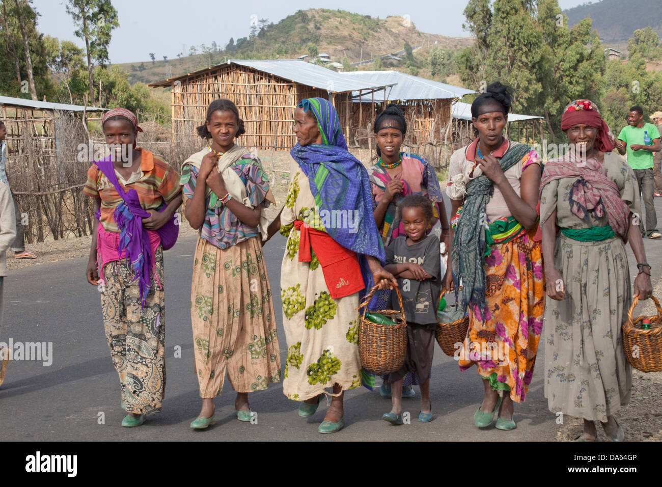 Pueblo Oromo, Etiopía, tribu, África, mujer, burro, Foto de stock