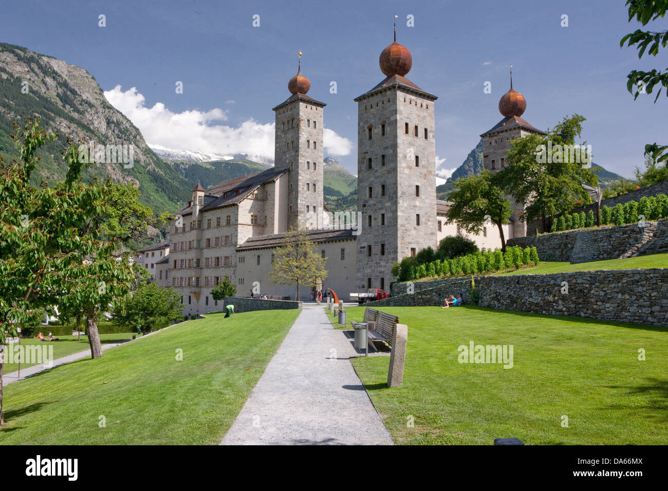 Brig, cantón Valais, iglesia, religión, Castillo, pueblo, ciudad, Suiza, Europa, palacio, Stockalper Foto de stock
