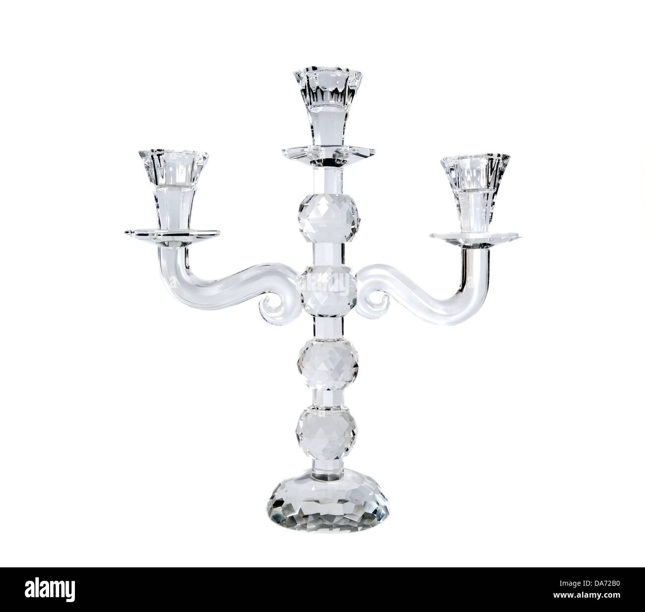Cristal candelabro decorativo aislado sobre fondo blanco. Foto de stock