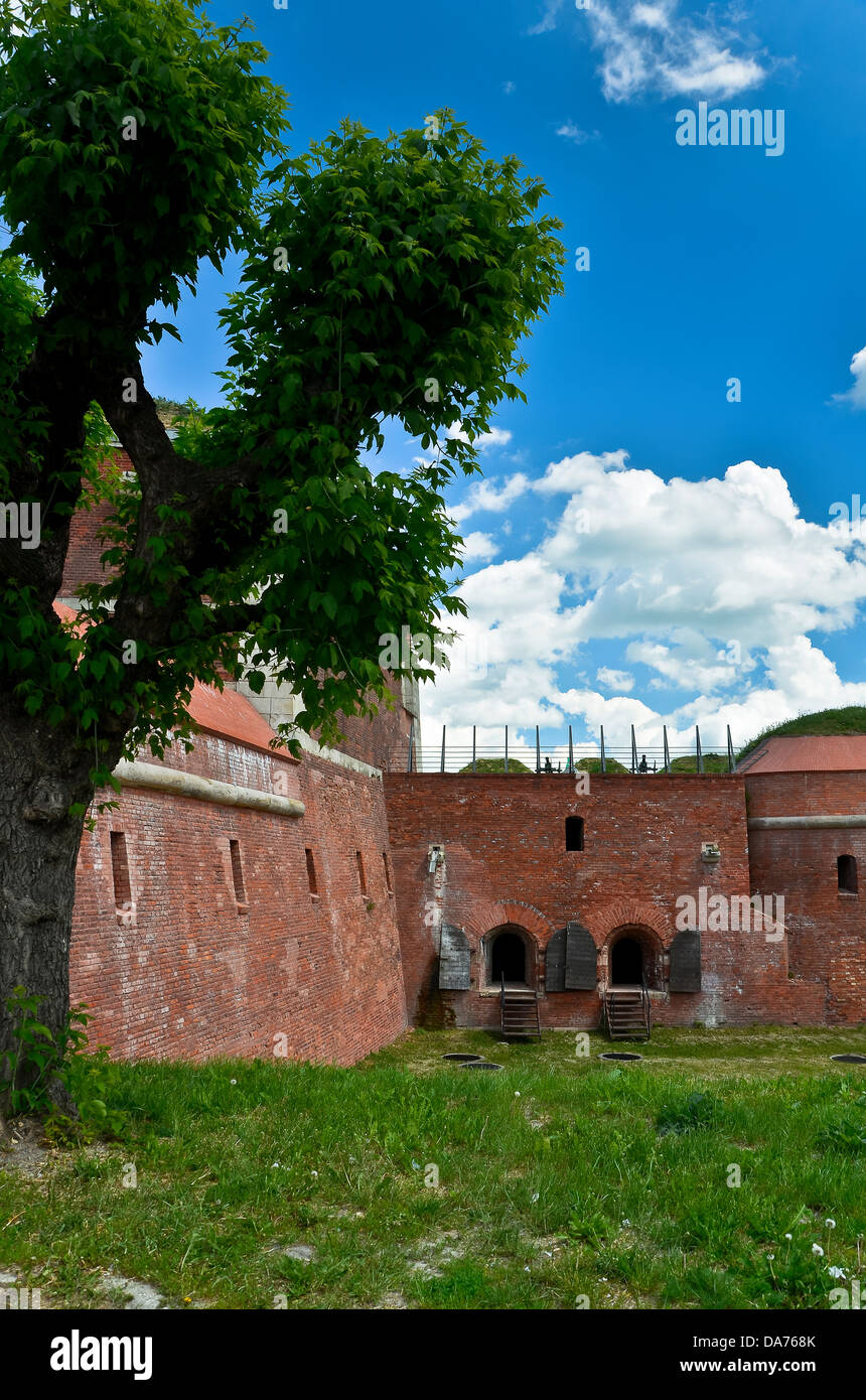 Antiguo sistema militar de fortificación en el bastión oriental Nadszaniec en Zamosc, Polonia Foto de stock