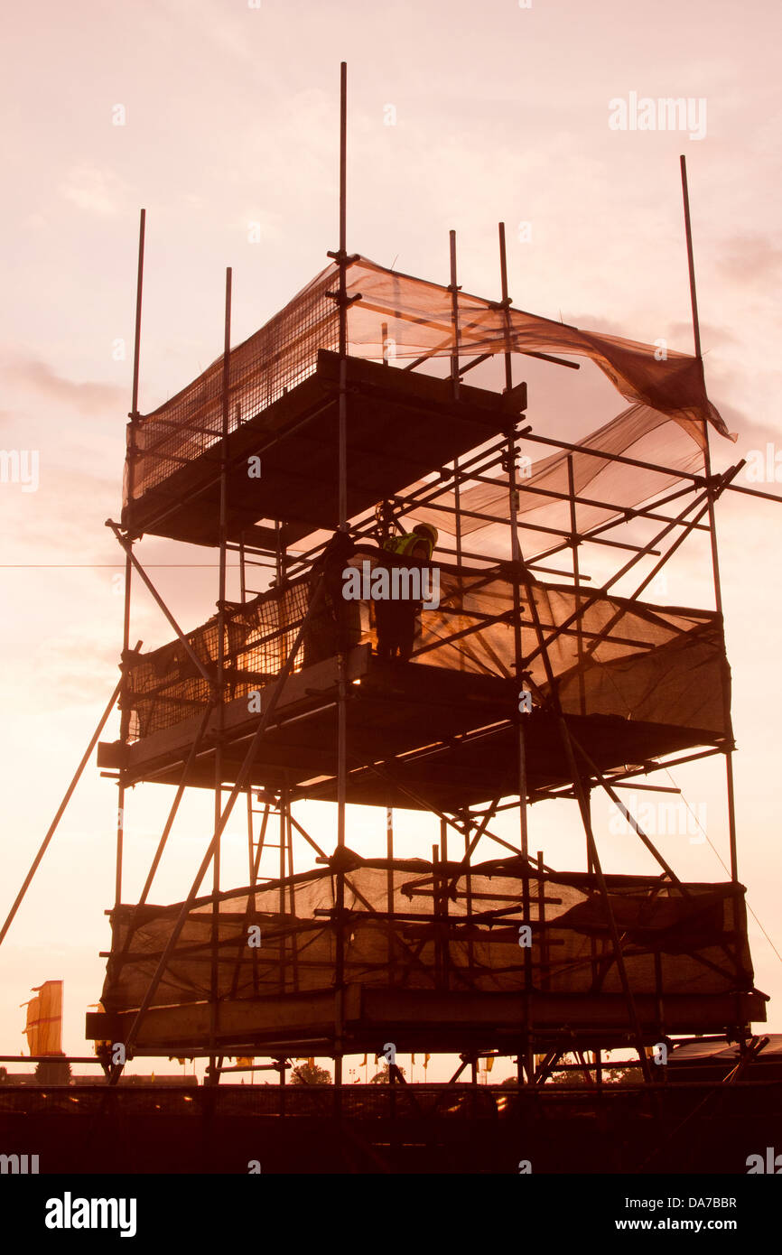 Torre de vigilancia de incendios en el Festival de Glastonbury, Somerset, Inglaterra, Reino Unido. Foto de stock