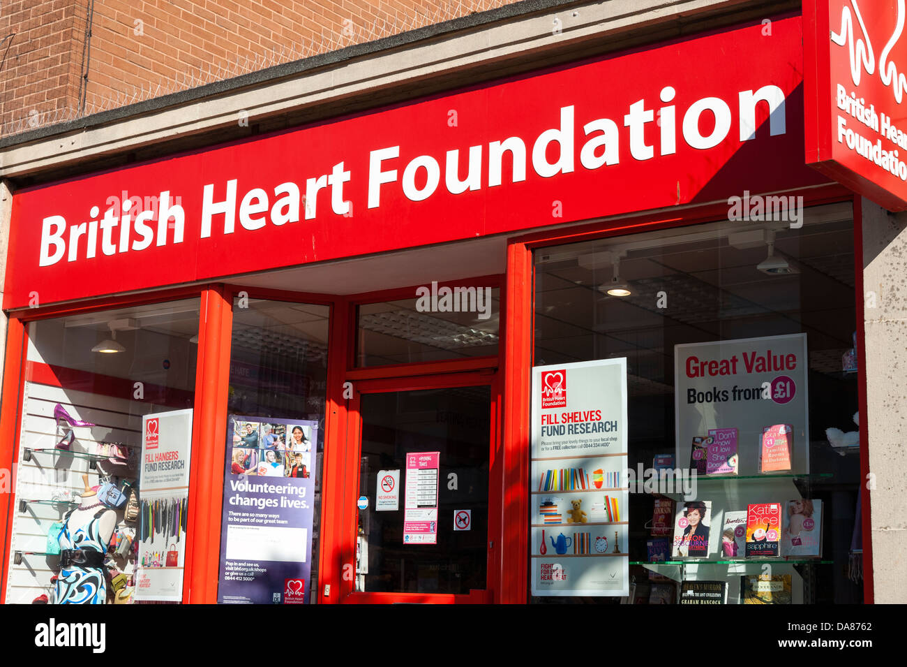 British Heart Foundation tienda benéfica, Reino Unido. Foto de stock