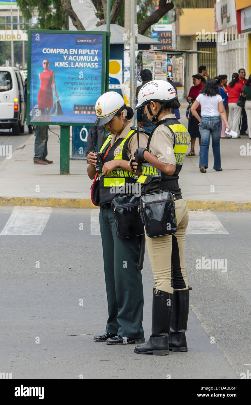Policia de tránsito perú fotografías e imágenes de alta resolución - Alamy Policia de tránsito perú fotografías e imágenes de alta resolución - Alamy