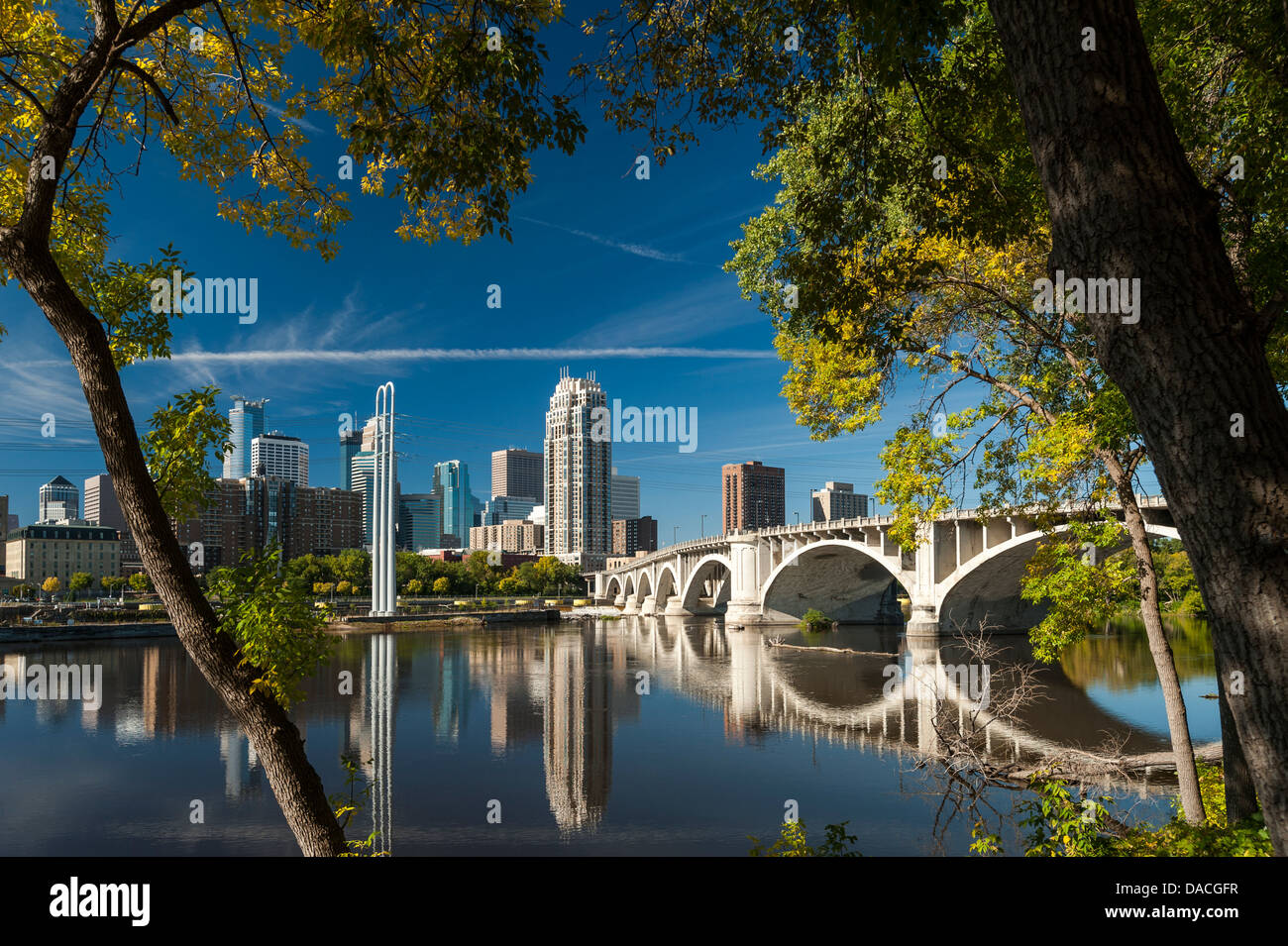 Río Mississippi, en Minneapolis, Minnesota, Estados Unidos de América Foto de stock