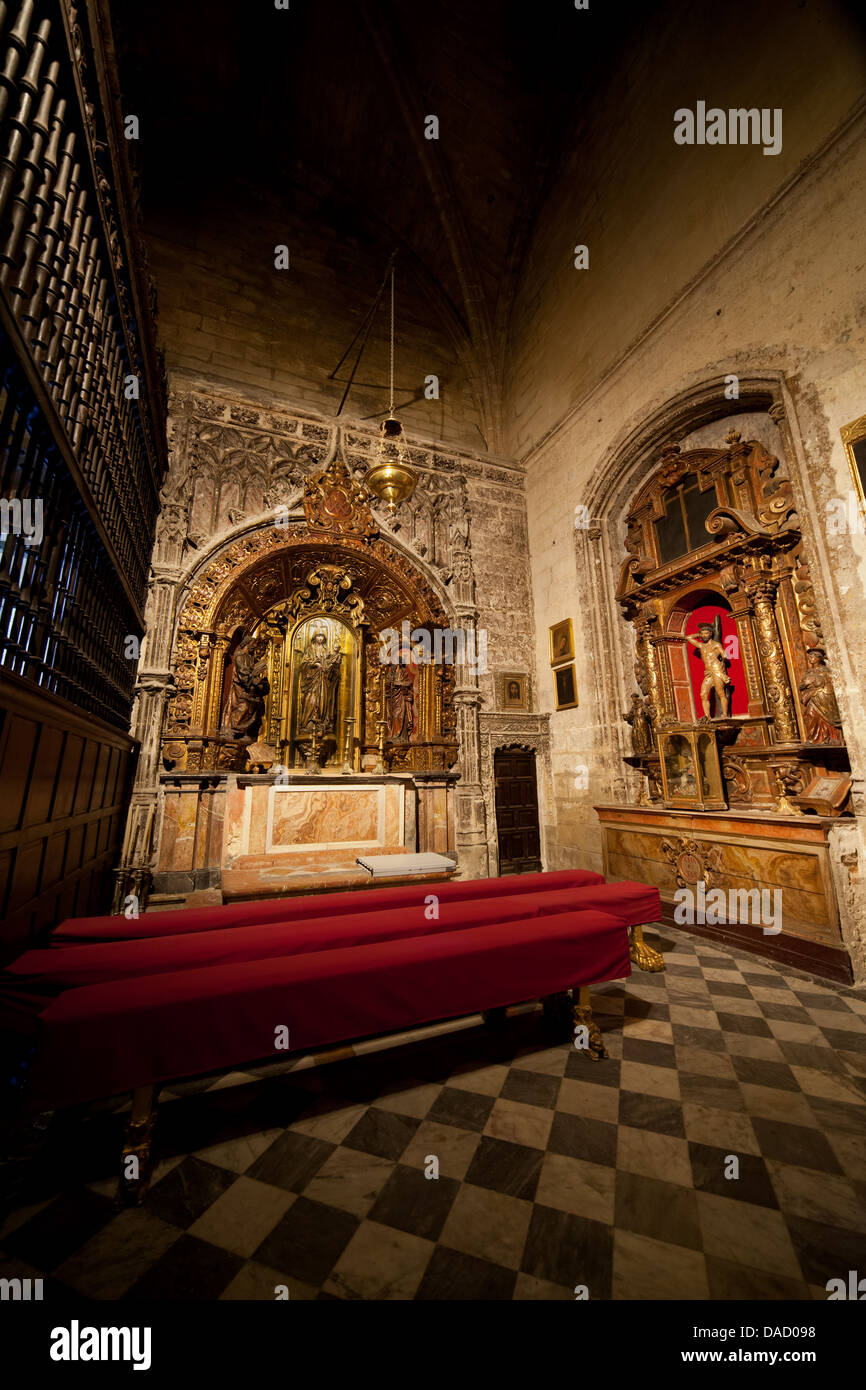 Capilla dentro de la Catedral de Sevilla, Andalucía, España. Foto de stock