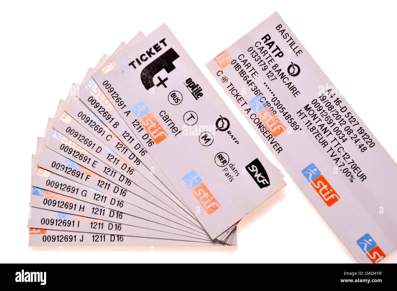 Los billetes de metro de París. Un "carnet" - 10 billetes comprados juntos en el descuento Foto de stock