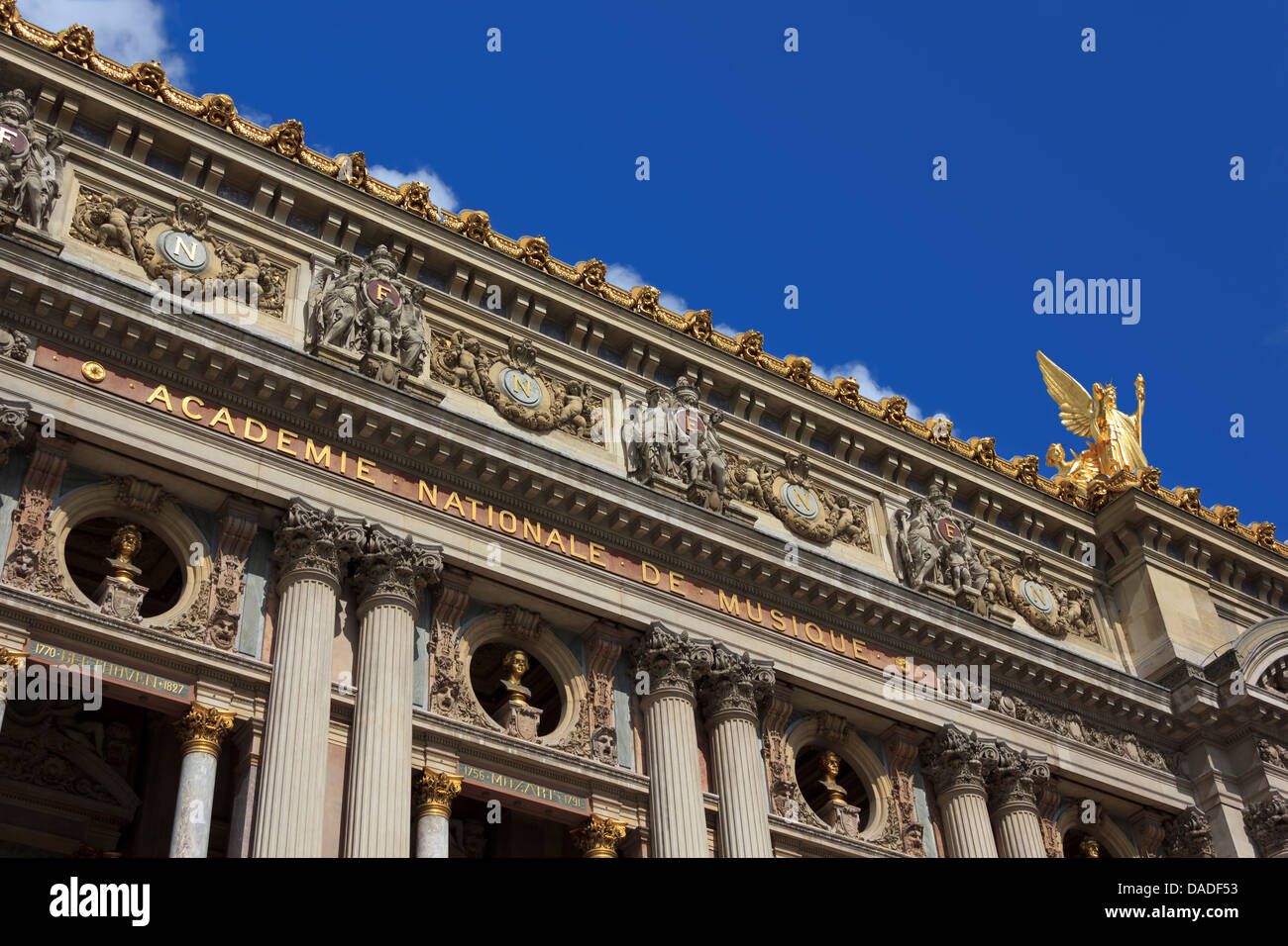 El Palais Garnier, el teatro de la Ópera de París, Francia Foto de stock