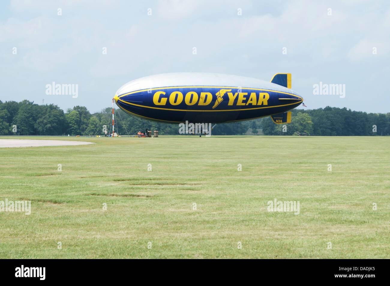 Blimp de Goodyear en Akron, Ohio, EE.UU. Foto de stock