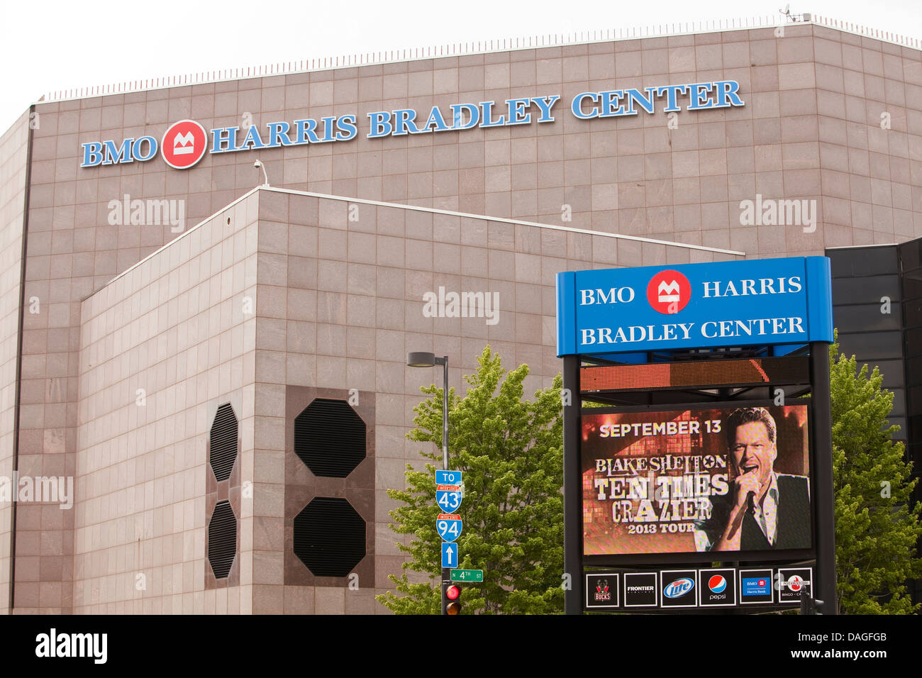 BMO Harris Bradley Center es visto en Milwaukee, Wisconsin. Foto de stock
