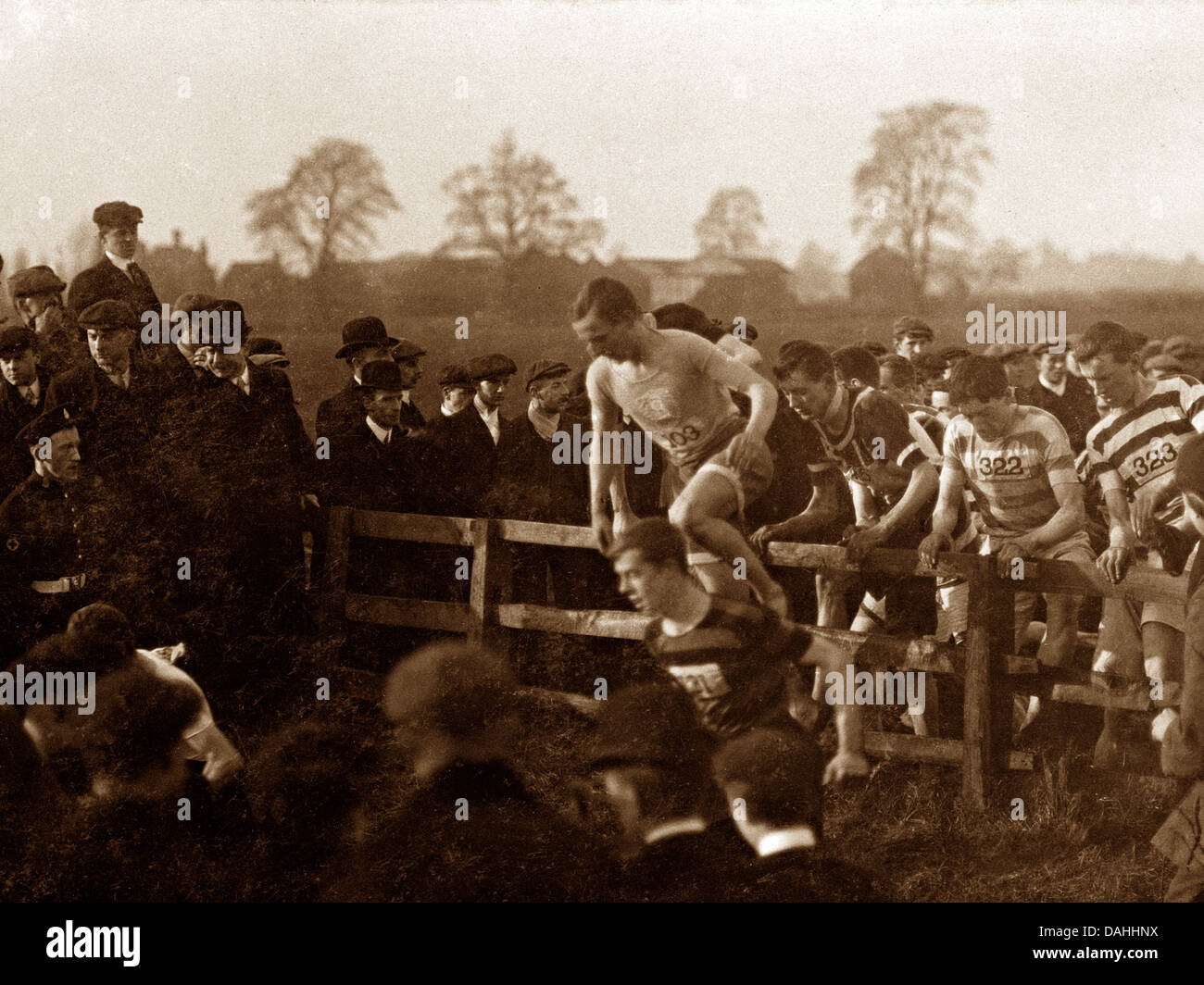Las carreras de cross country en Doncaster, en 1909 Foto de stock