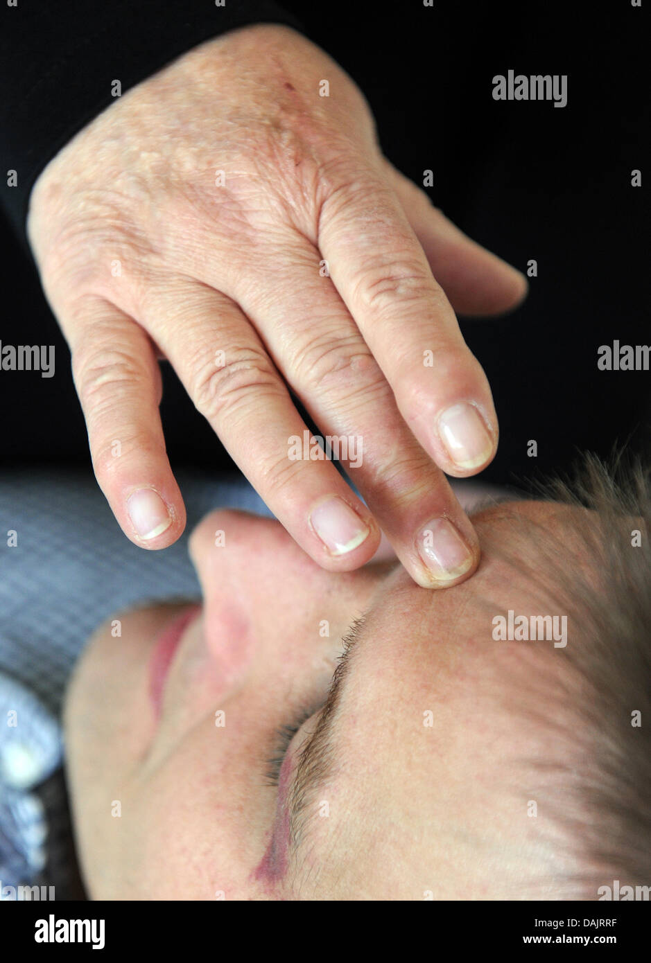 Renate Pahl, también conocido como bruja Pitonisa, convites Sascha Klingenbiel en Langelsheim