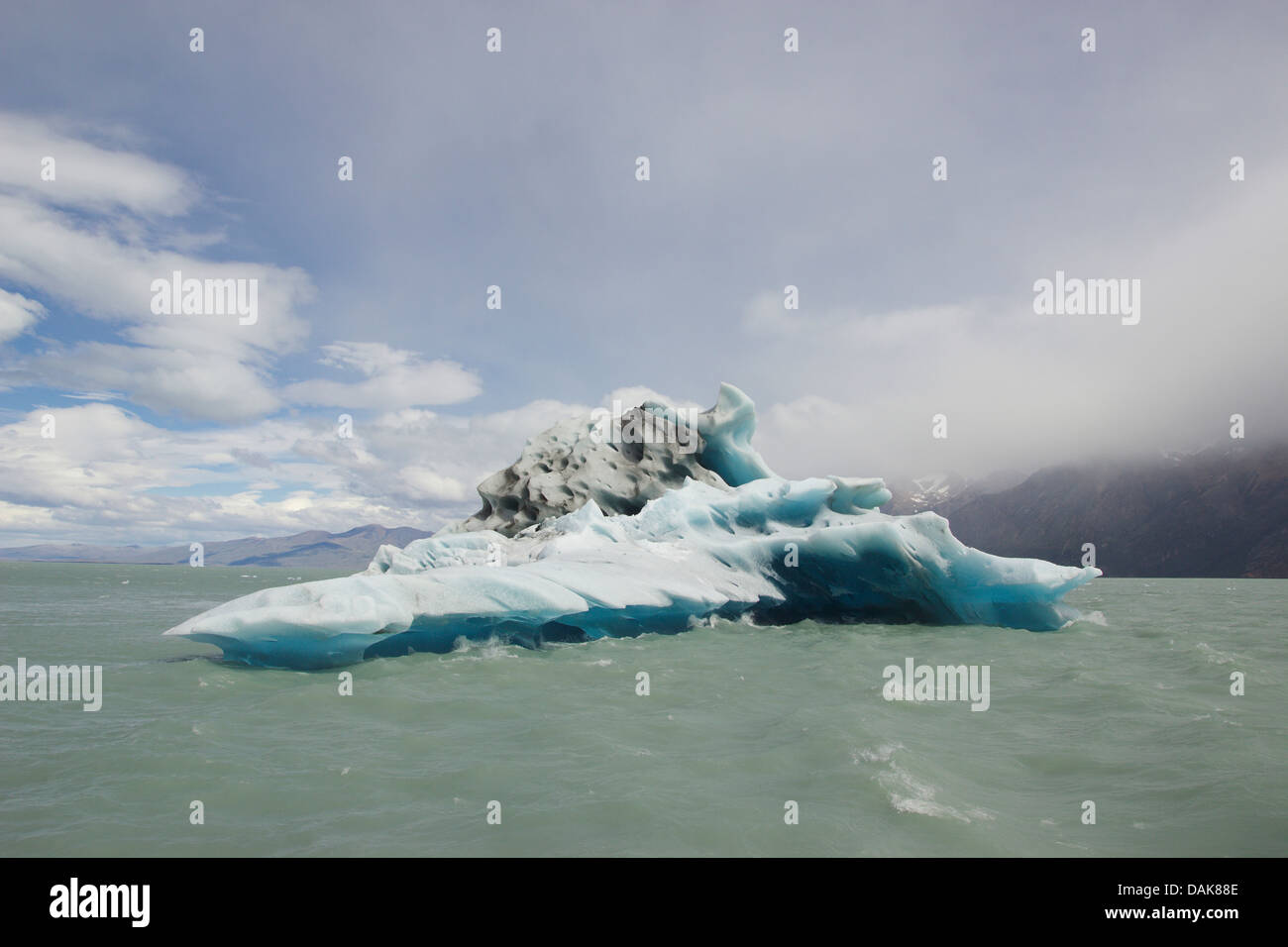 Témpano en Lago Viedma, Chile, Patagonia, los Andes, el Parque Nacional Los Glaciares Foto de stock