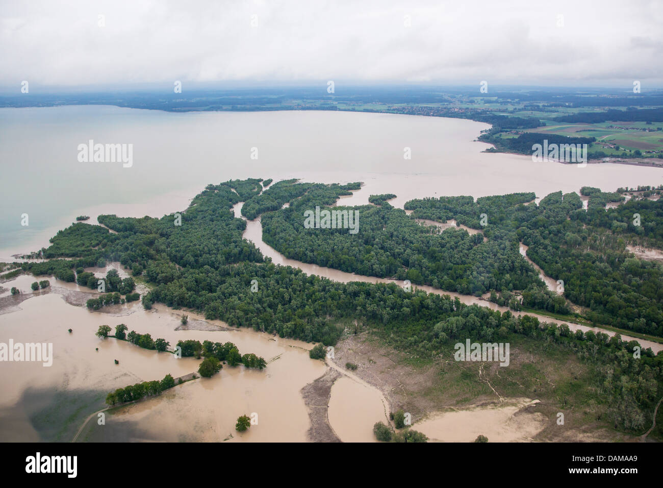 Achendelta, Hirschauer Bucht en el lago Chiemsee inundada en junio de 2013, Alemania, Baviera, el lago Chiemsee Foto de stock