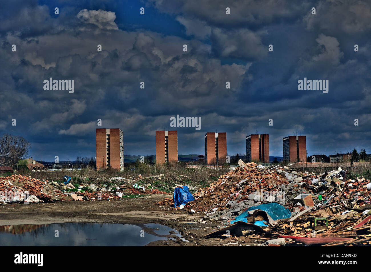 Imagen de un vertedero urbano con efecto HDR Foto de stock