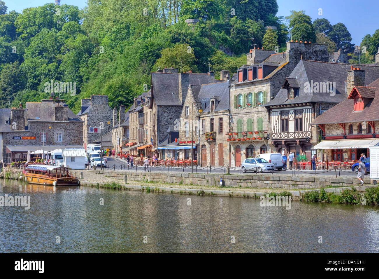 Antiguo puerto de Dinan, Bretaña, Francia Foto de stock