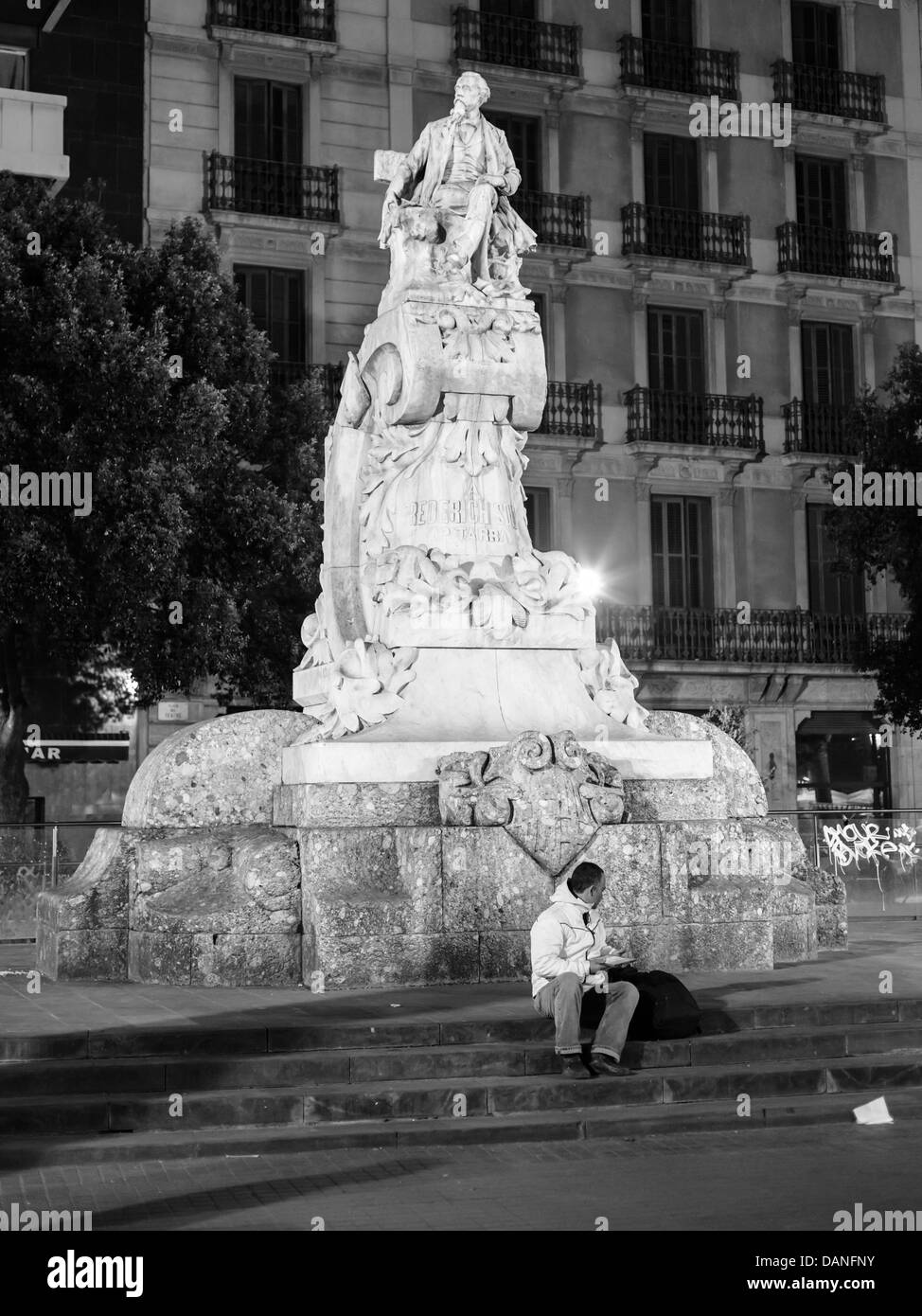 Monumento en La Rambla Foto de stock