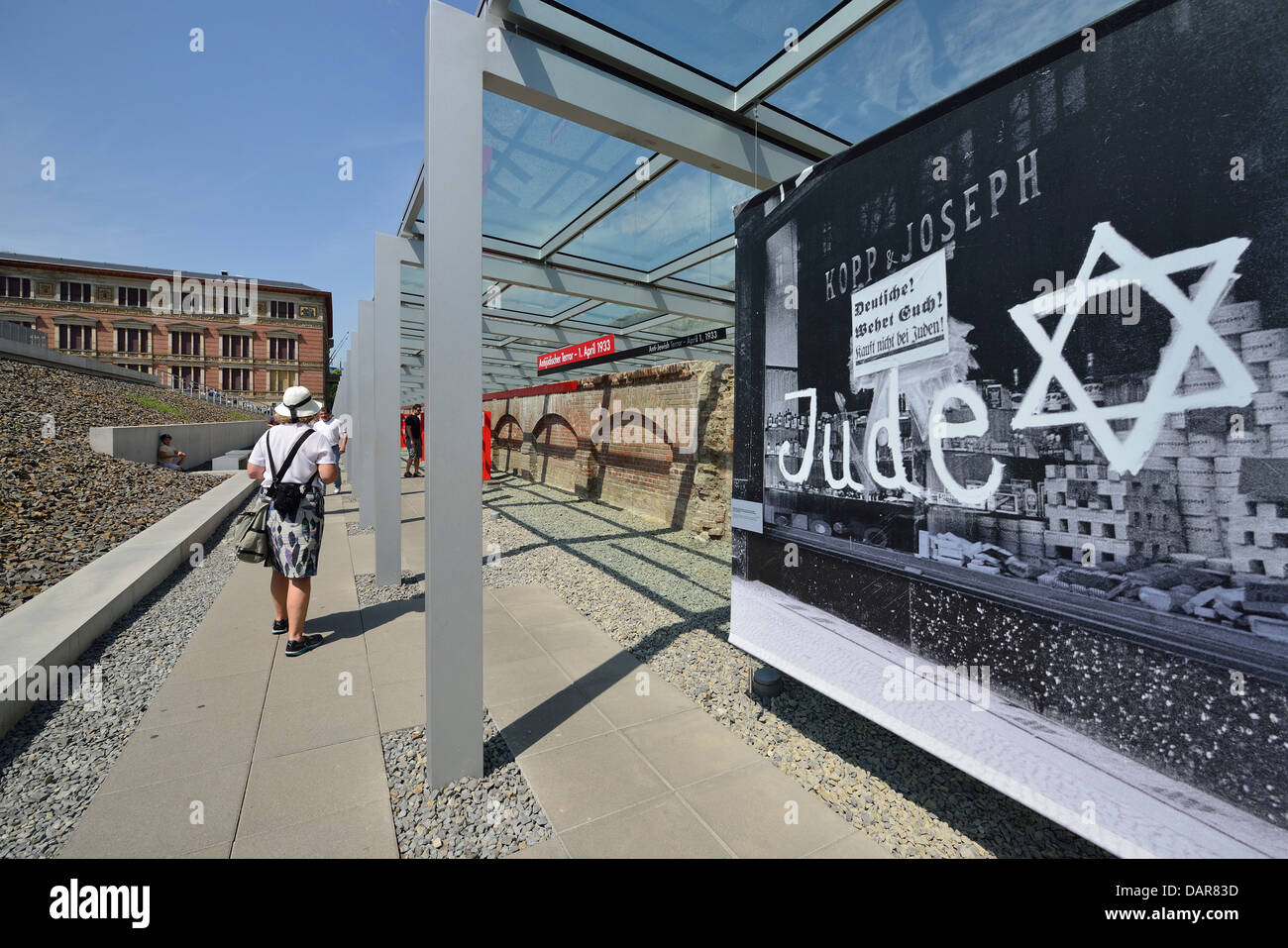Berlín. Alemania. La Topografía del Terror, sitio de antiguos nazis instituciones incluyendo la Gestapo y SS HQ. Foto de stock