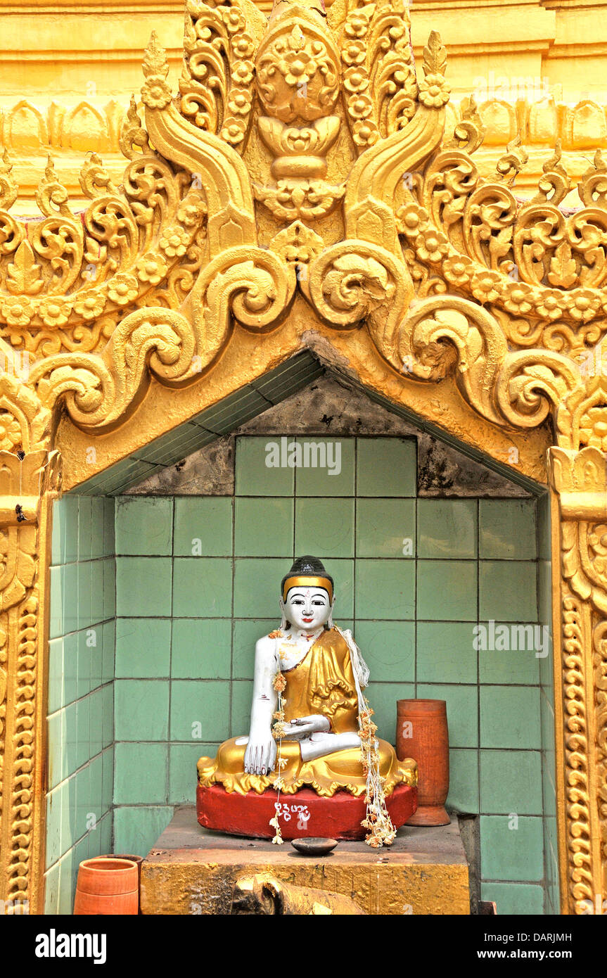 Su Taung Pyi pagoda dorada Mandalay Hill Foto de stock